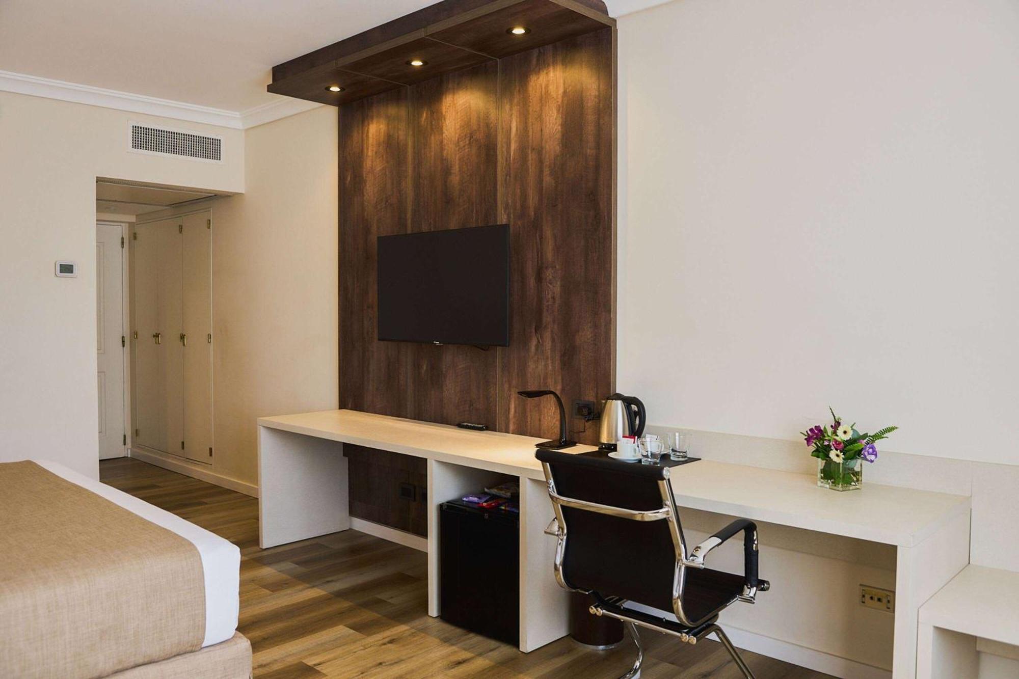 Hotel Dazzler by Wyndham Buenos Aires San Martin Exterior foto