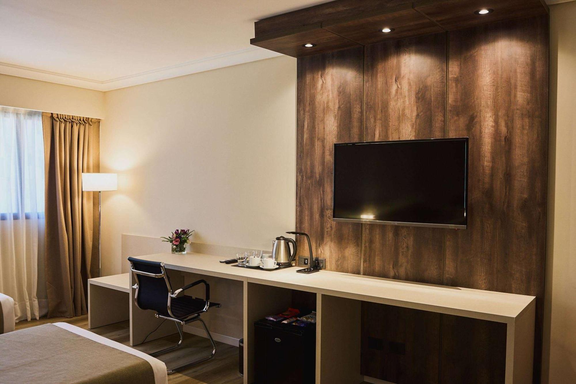 Hotel Dazzler by Wyndham Buenos Aires San Martin Exterior foto